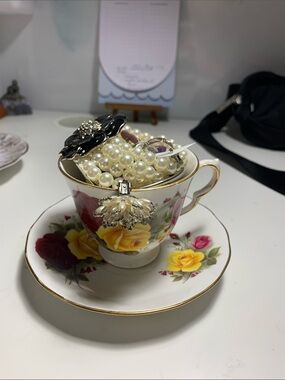 Woman’s mystery jewelry teacup